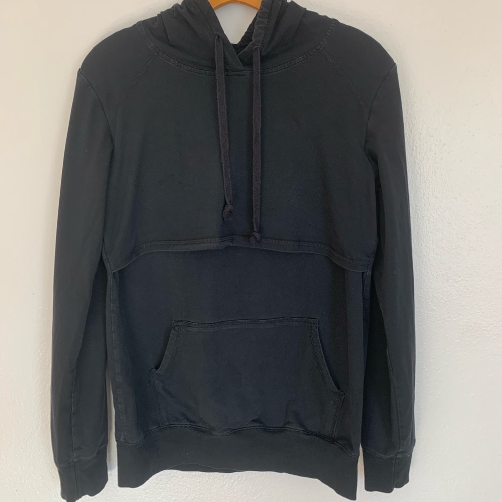 Latched Mama Medium Black hoodie